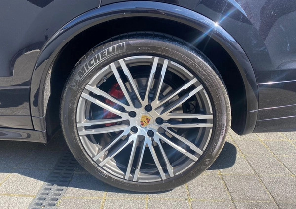 Porsche Cayenne cena 215200 przebieg: 166000, rok produkcji 2015 z Łódź małe 781